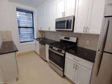 Main picture of 260 Convent Ave