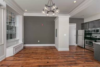 Main picture of 814 Cathedral St
