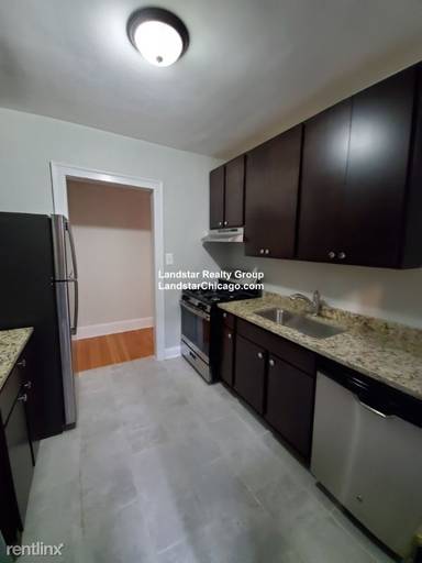 Main picture of 5044 N Wolcott Ave