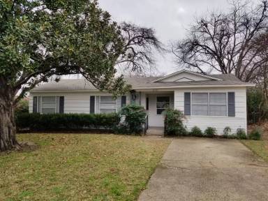 Main picture of 2560 Avenel Dr