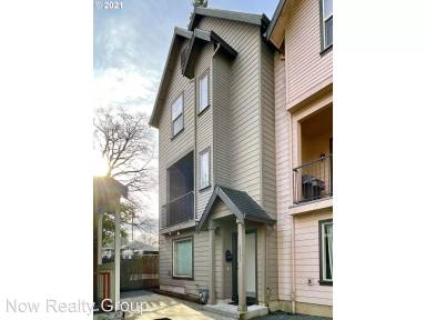 Main picture of 6531 N Maryland Ave