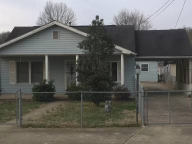 Main picture of 213 Virginia Ave N