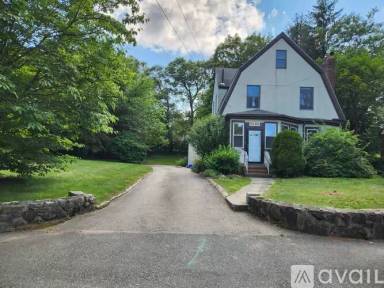 Main picture of 26 Oak St