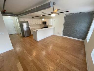 Main picture of 883 Broadway