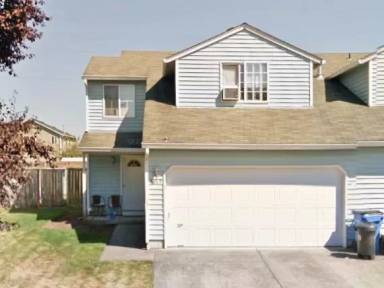 Main picture of 805 NE 166th Ave