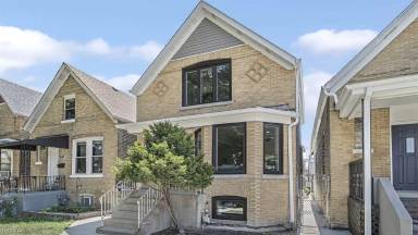 Main picture of 3547 W Pierce Ave