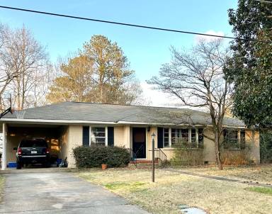 Main picture of 704 Crossley Ave