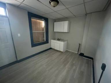 Main picture of 1302 Bonaparte Ave