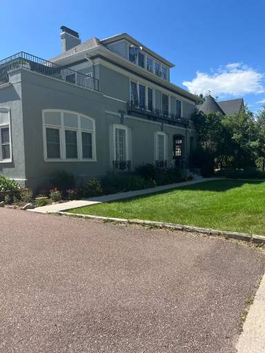 Main picture of 1524 N Cascade Ave