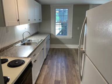 Main picture of 204 Main St