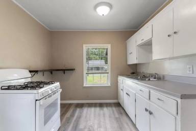Main picture of 3806 W Admiral Blvd