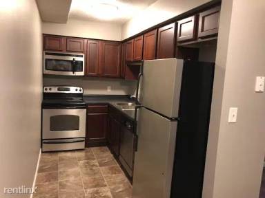 Main picture of 902-906 N Dodge St Apartments