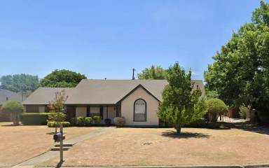 Main picture of 200 Solon Rd