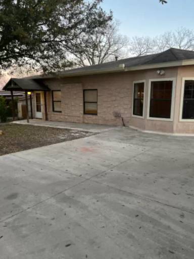 Main picture of 3906 Manchester Dr