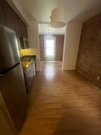 Main picture of 920 Montgomery St