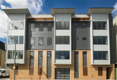 Main picture of 48 Gold St