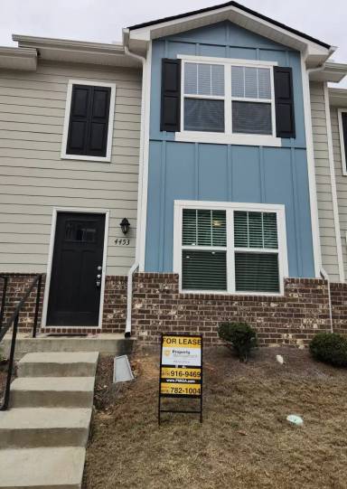 Main picture of 4453 Pinscher St