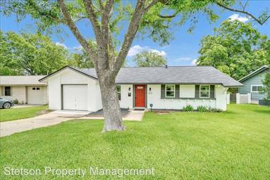 Main picture of 8515 New Hampshire Dr