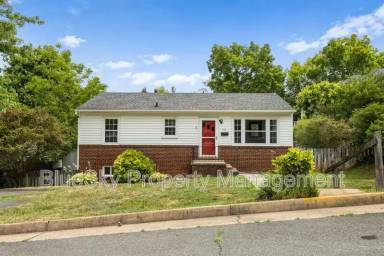 Main picture of 915 Sycamore St