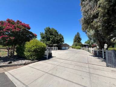 Main picture of 6649 Langworth Rd