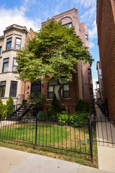 Main picture of 632 W Barry Ave
