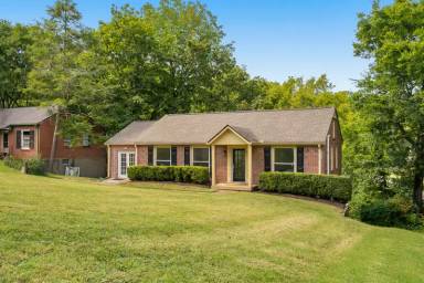 Main picture of 5708 Vine Ridge Dr