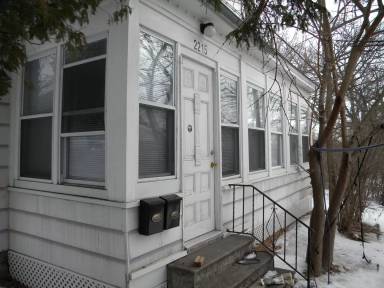 Main picture of 2215 Como Ave