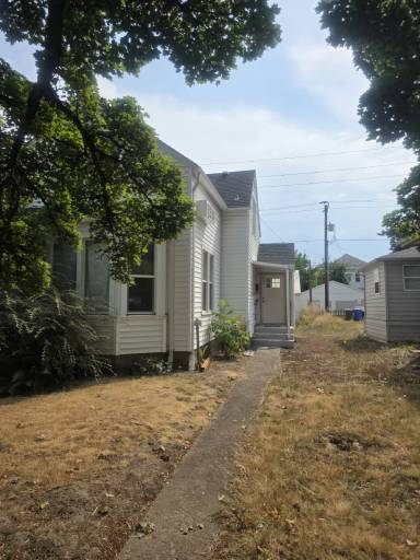 Main picture of **1456 Liberty Street Northeast Unit 3 Salem, OR 97301 - 1