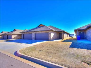 Main picture of 822 Aspen Dr