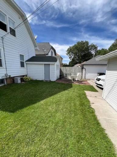 Main picture of 2327 Green St