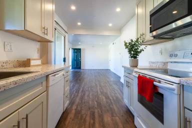 Main picture of 465 Calderon Ave