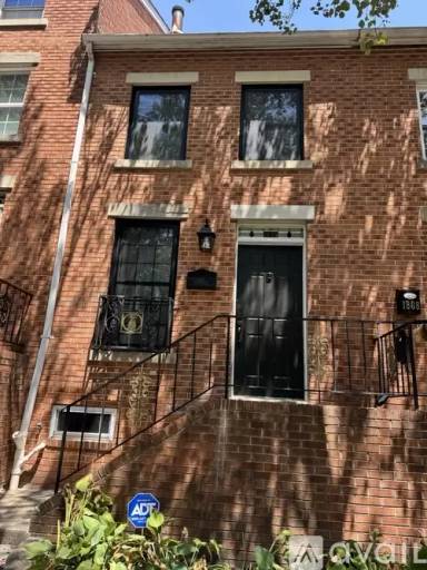 Main picture of 1806 E Fairmount Ave