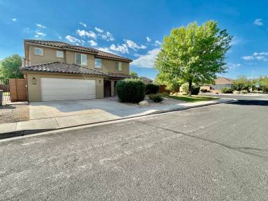 Main picture of 389 W Washington Palms Way