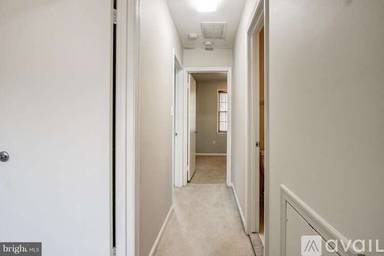 Main picture of 16 Hyacinth Ct