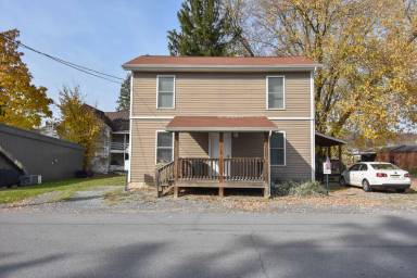 Main picture of 15 Locust St