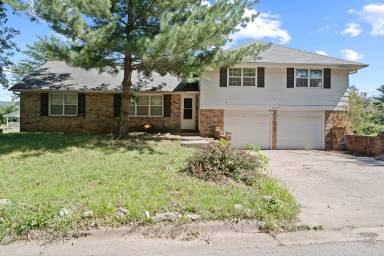 Main picture of 2805 Summit Rd
