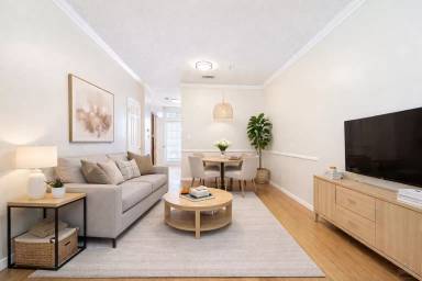 Main picture of 2300 Leon St