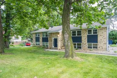 Main picture of 4001 E University Ave