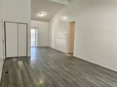 Main picture of Willow Apartments - 8