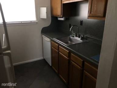 Main picture of 804 Spencer Ct