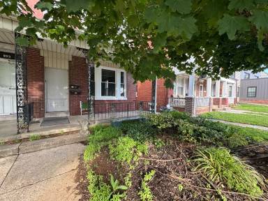 Main picture of 821 N George St