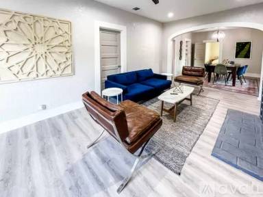 Main picture of 1108 Center St