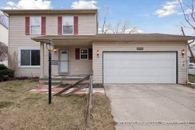Main picture of 21226 Collingham Ave