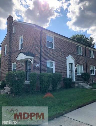 Main picture of 1720 E Outer Dr