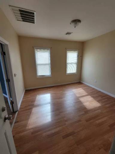 Main picture of 281 Littleton Ave