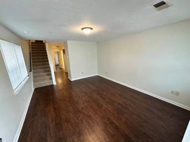 Main picture of 221 Simba Way