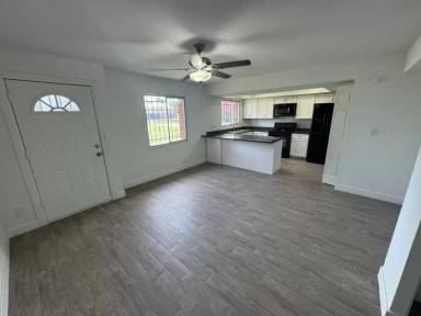 Main picture of 6531 N 44th Ave