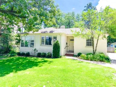 Main picture of 218 Malaga Ave