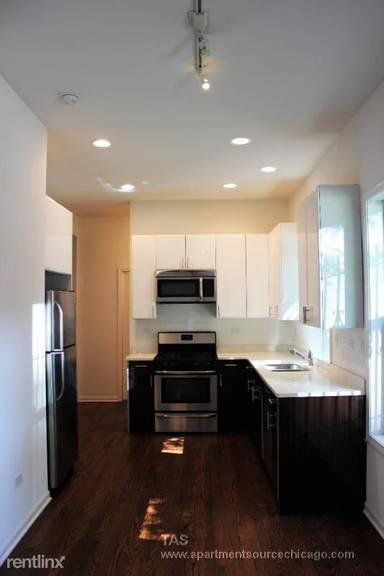 Main picture of 3116 N Hoyne Ave