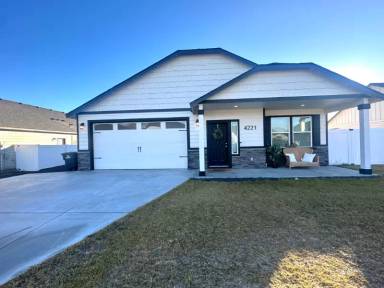 Main picture of 4221 W Wood Ct
